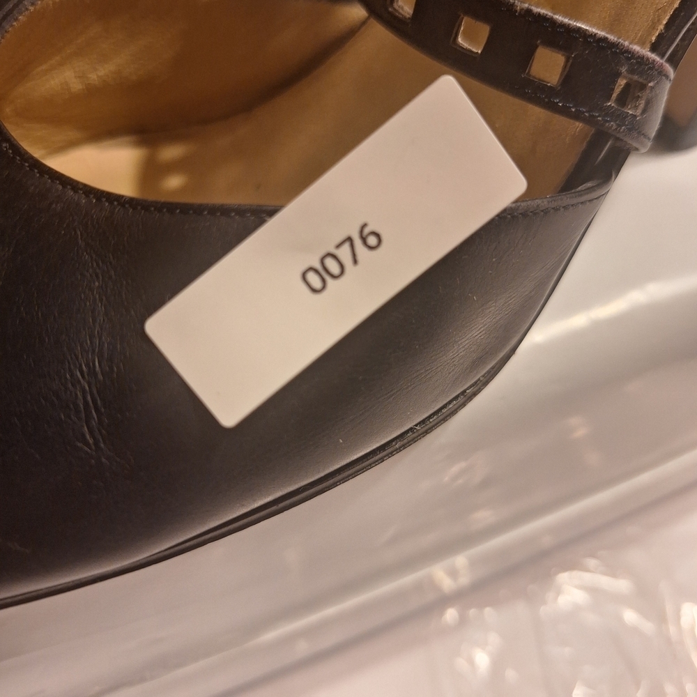 Bottega Veneta  Navy/Black Leather Strappy Heels. Size 8 B - Picture 13 of 13